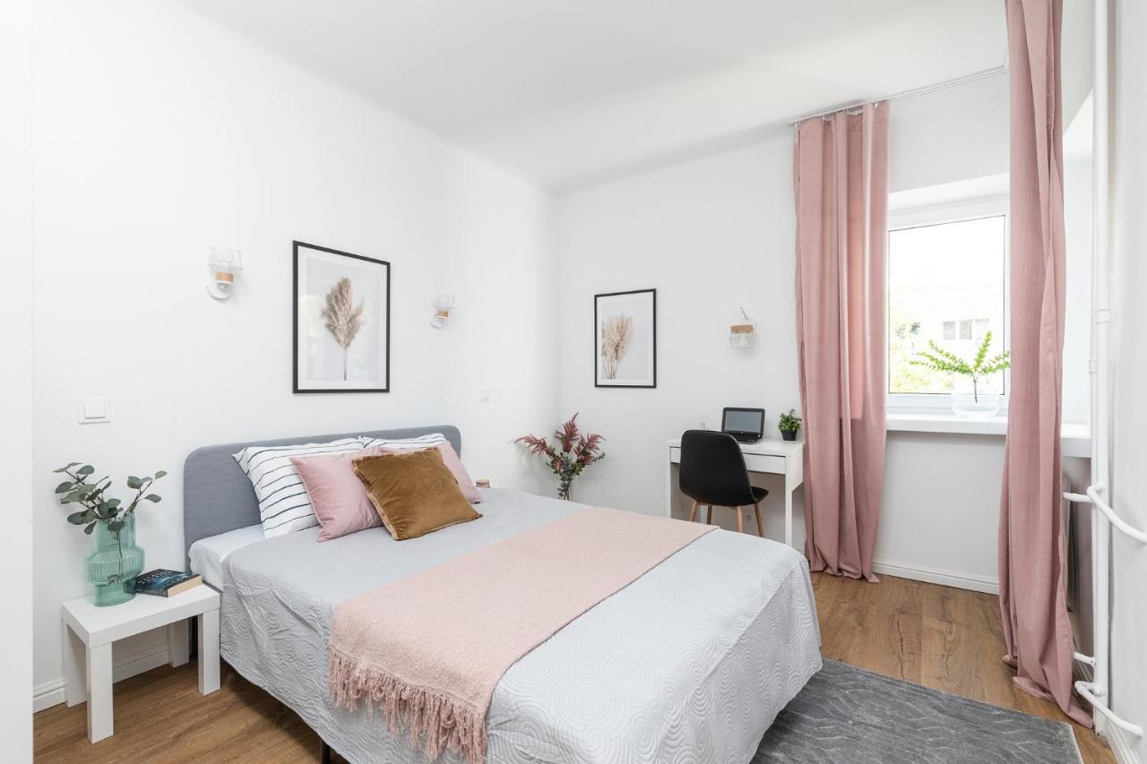 Superapart Nowolipki 23, Unwind In Urban Chic Apartment Warschau